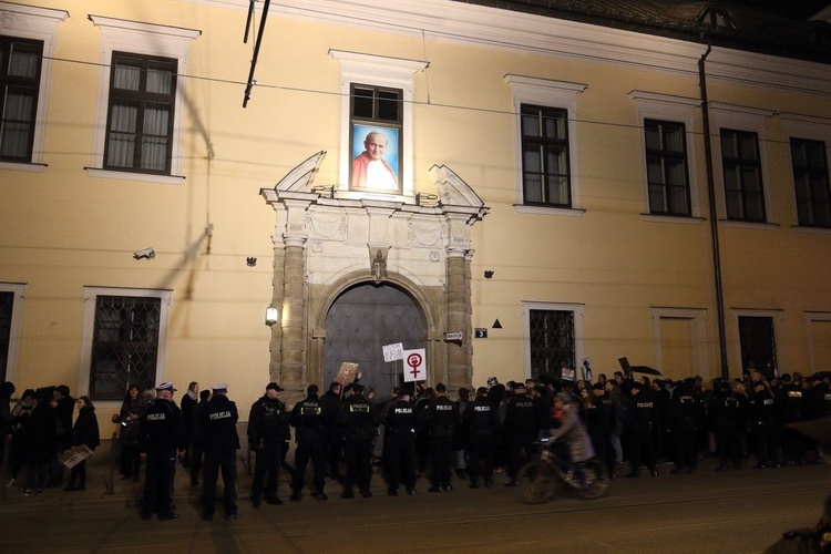 Czarny protest na ul. Franciszkańskiej