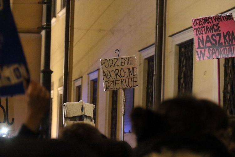 Czarny protest na ul. Franciszkańskiej