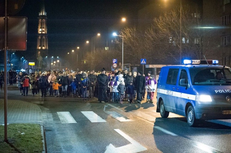 Droga Krzyżowa ulicami Bielawy