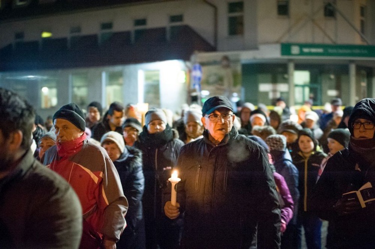 Droga Krzyżowa ulicami Bielawy