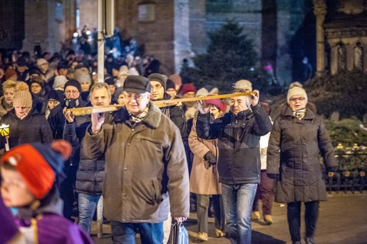 Droga Krzyżowa ulicami Bielawy