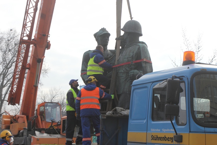 Ostatni uściśk ręki...