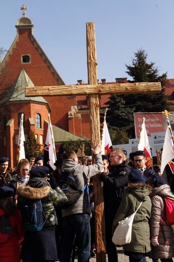 Skauci Europy na drodze krzyżowej i w sanktuarium św. Jana Pawła II