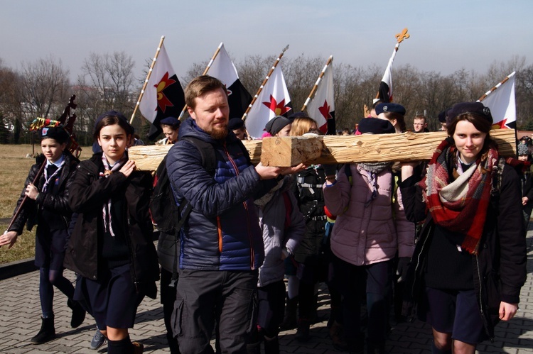 Skauci Europy na drodze krzyżowej i w sanktuarium św. Jana Pawła II