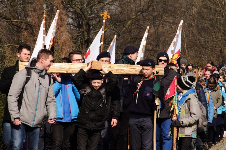 Skauci Europy na drodze krzyżowej i w sanktuarium św. Jana Pawła II