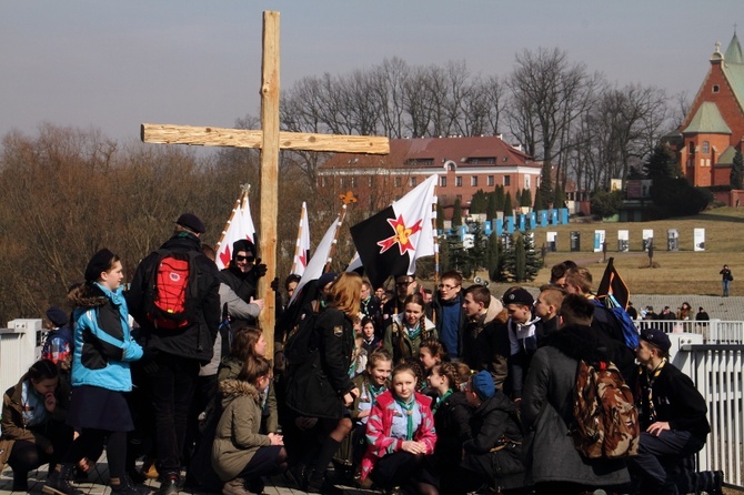 Skauci Europy na drodze krzyżowej i w sanktuarium św. Jana Pawła II