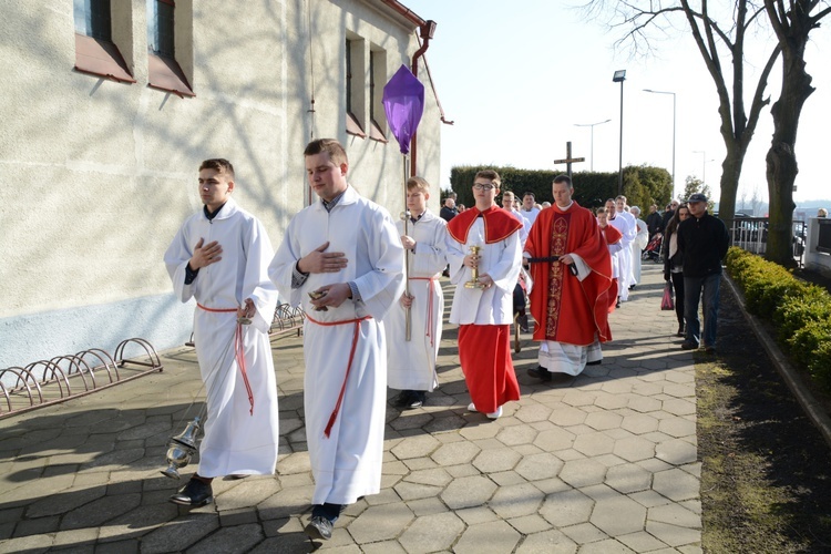 Opole-Szczepanowice: Procesja w Niedzielę Palmową