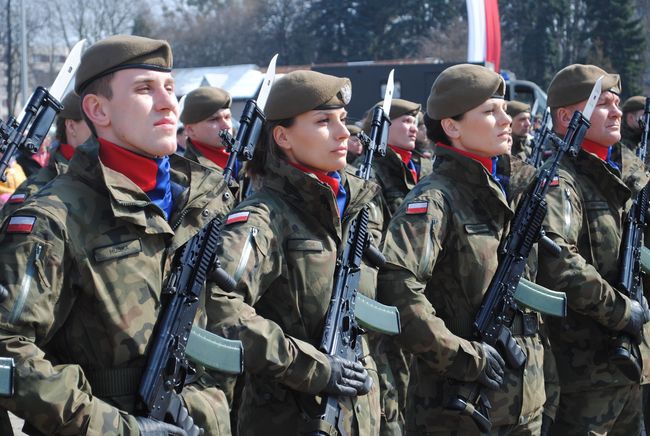 Przysięga żołnierzy obrony terytorialnej w Stalowej Woli