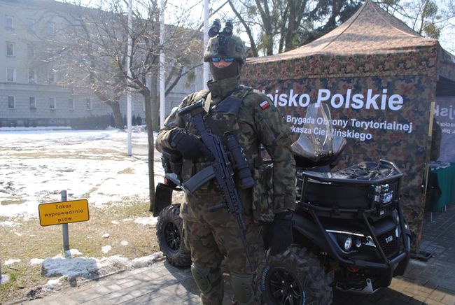 Przysięga żołnierzy obrony terytorialnej w Stalowej Woli