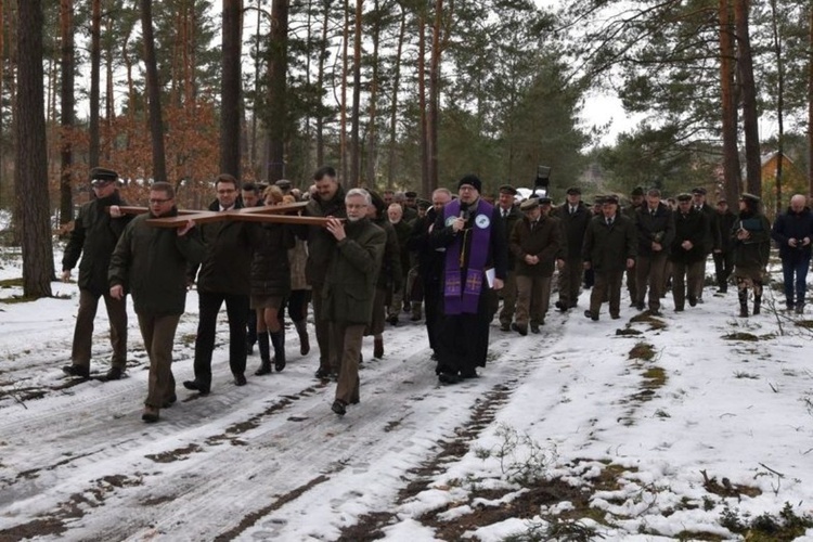 Droga Krzyżowa na terenie leśnictwa Mokra