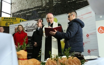 W śniadaniu na dworcu uczestniczył abp Stanisław Budzik.