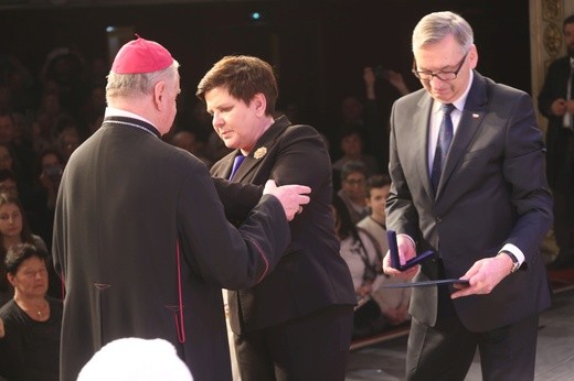 Jubilat bp Tadeusz Rakoczy odznaczony w Cieszynie