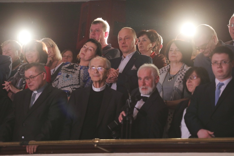 Jubilat bp Tadeusz Rakoczy odznaczony w Cieszynie