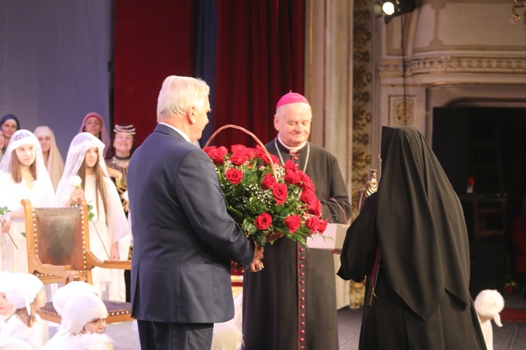 Jubilat bp Tadeusz Rakoczy odznaczony w Cieszynie