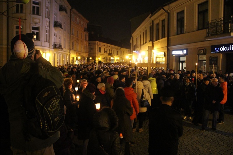 Droga Krzyżowa ulicami Tarnowa