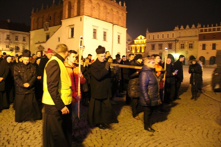 Droga Krzyżowa ulicami Tarnowa