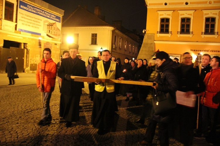 Droga Krzyżowa ulicami Tarnowa