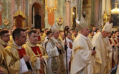 Wielki Czwartek to dzień odnowienia przyrzeczeń kapłańskich