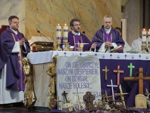 Krzyż Nadziei w kościele "przy dworcu"