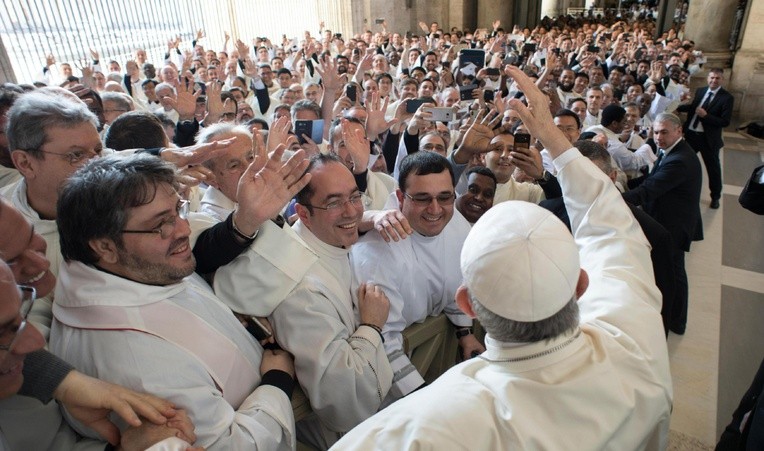 Franciszek zjadł obiad z rzymskimi proboszczami