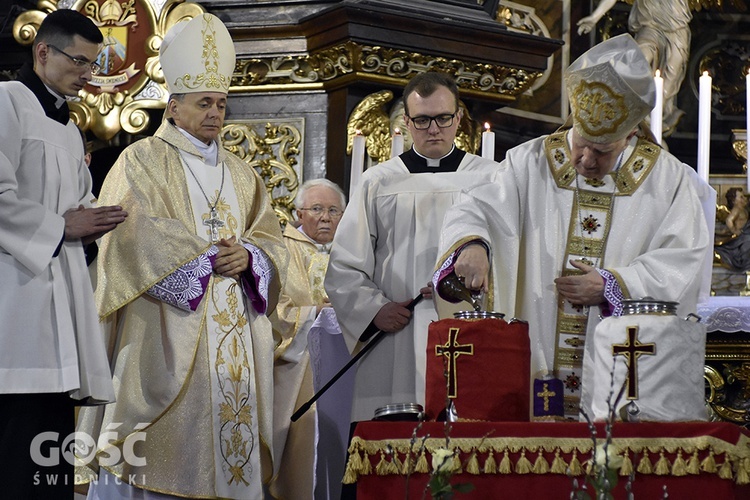 Msza Krzyżma w katedrze świdnickiej