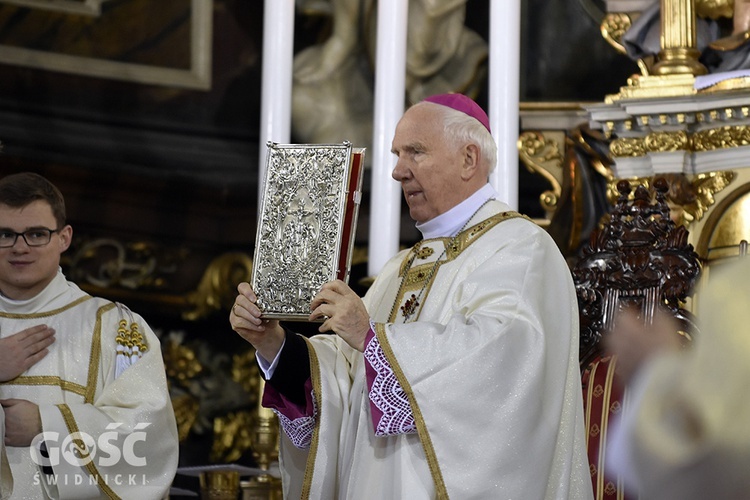 Msza Krzyżma w katedrze świdnickiej