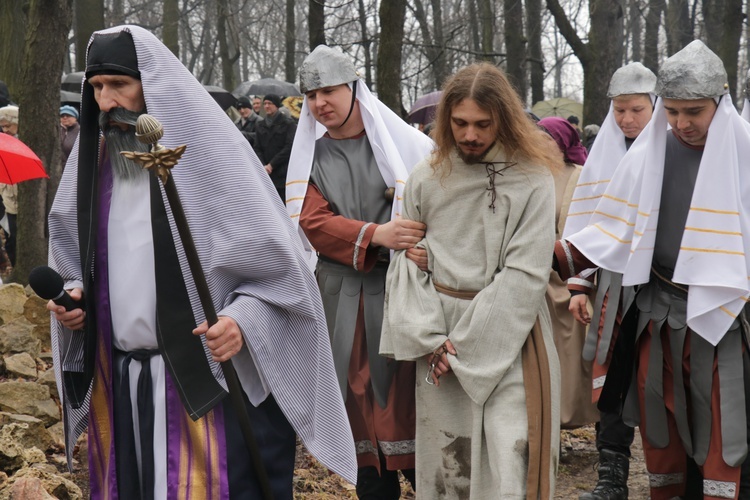 Wielki Czwartek na kalwaryjskim wzgórzu w Piekarach Śl.