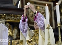 Liturgia Wieczerzy Pańskiej odbyła się w świdnickiej katedrze pod przewodnictwem bp. Ignacego Deca