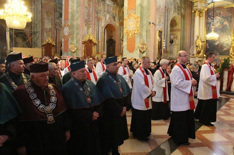 Wielki Piątek w archikatedrze lubelskiej