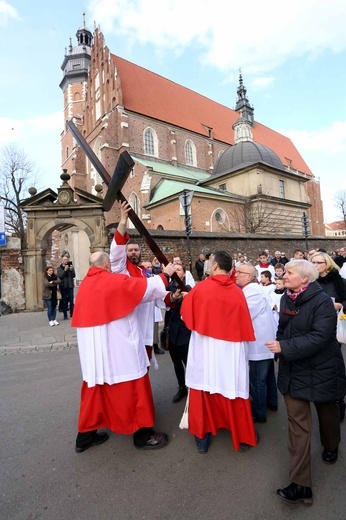 Nabożeństwo Drogi Krzyżowej na krakowskim Kazimierzu