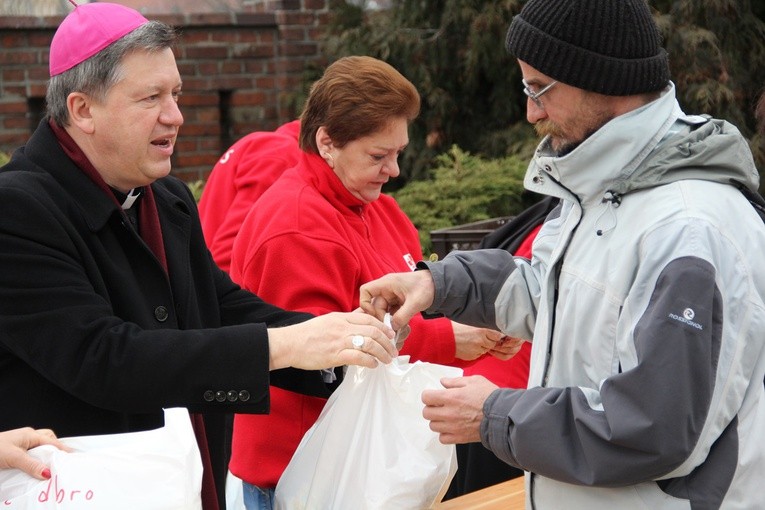 Swięconka dla 250 ubogich
