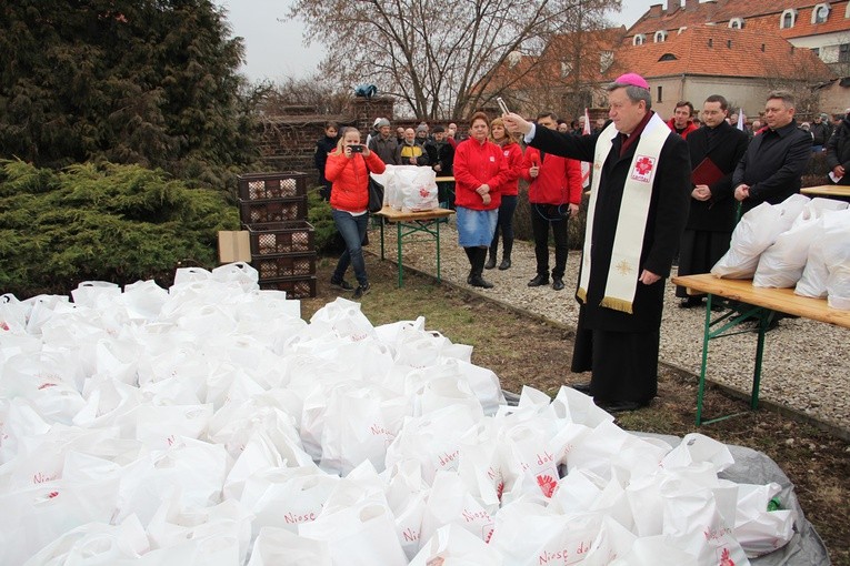 Swięconka dla 250 ubogich