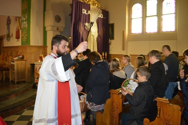 Święcenie pokarmów w Miętustwie i w Witowie