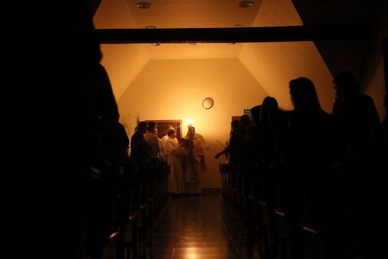 Triduum Paschalne w Bystrej - Wigilia Paschalna