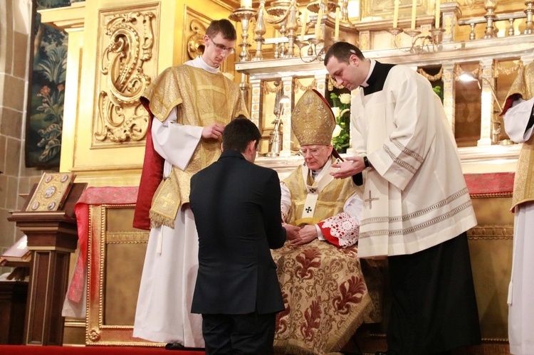 Liturgia Wigilii Paschalnej na Wawelu - chrzest katechumenów