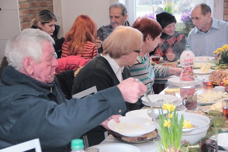 Śniadanie wielkanocne w Domu Miłosierdzia