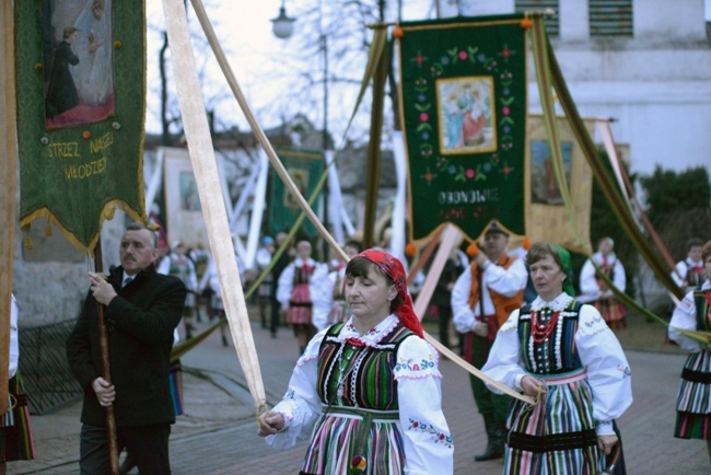 Rezurekcja "na ludowo" w Opocznie