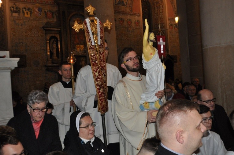 Rezurekcja w katedrze