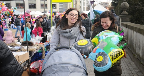 Kramy na krakowskim odpuście Emaus