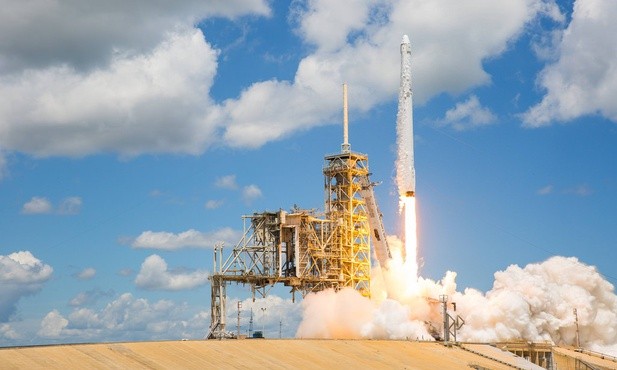 Powtórny start rakiety Falcon 9 ze statkiem towarowym Dragon