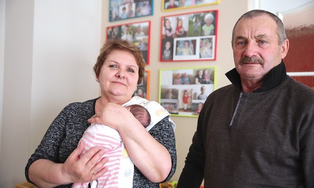 Państwo Anna i Mirosław Gajewscy zaopiekowali się już ponad 70 maluchami. 