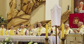 Wśród dostojnych jubilatów znaleźli się biskupi seniorzy: Adam Dyczkowski i Paweł Socha.