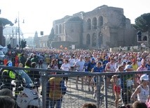 Watykańscy zawodnicy pobiegną w Maratonie Rzymskim 