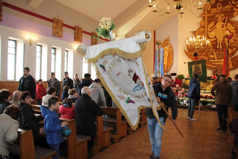 Chorągwiarze z parafii św. Rocha w Boczkach Chełmońskich