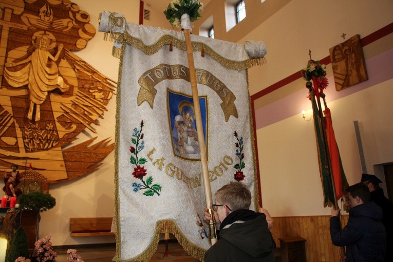 Chorągwiarze z parafii św. Rocha w Boczkach Chełmońskich