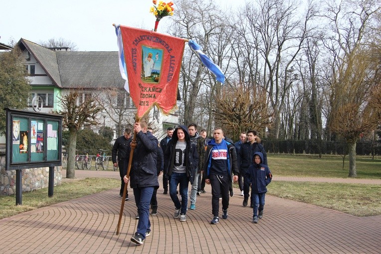Chorągwiarze z parafii św. Rocha w Boczkach Chełmońskich