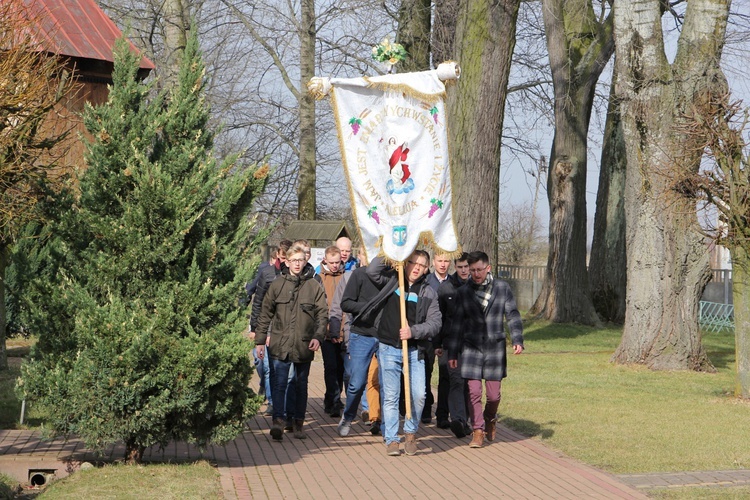 Chorągwiarze z parafii św. Rocha w Boczkach Chełmońskich