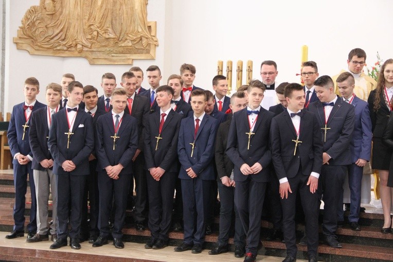 Bierzmowanie w Męcinie