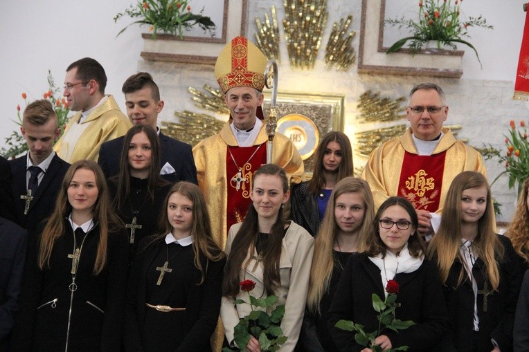 Bierzmowanie w Męcinie