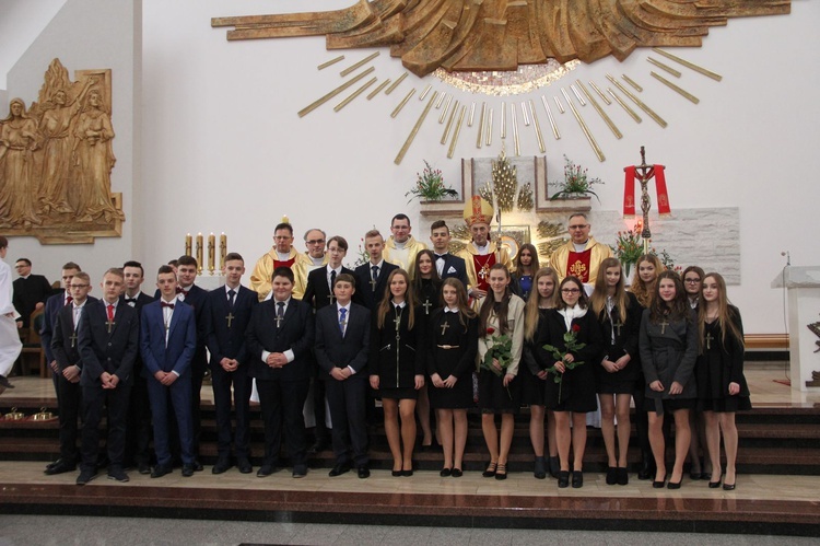 Bierzmowanie w Męcinie